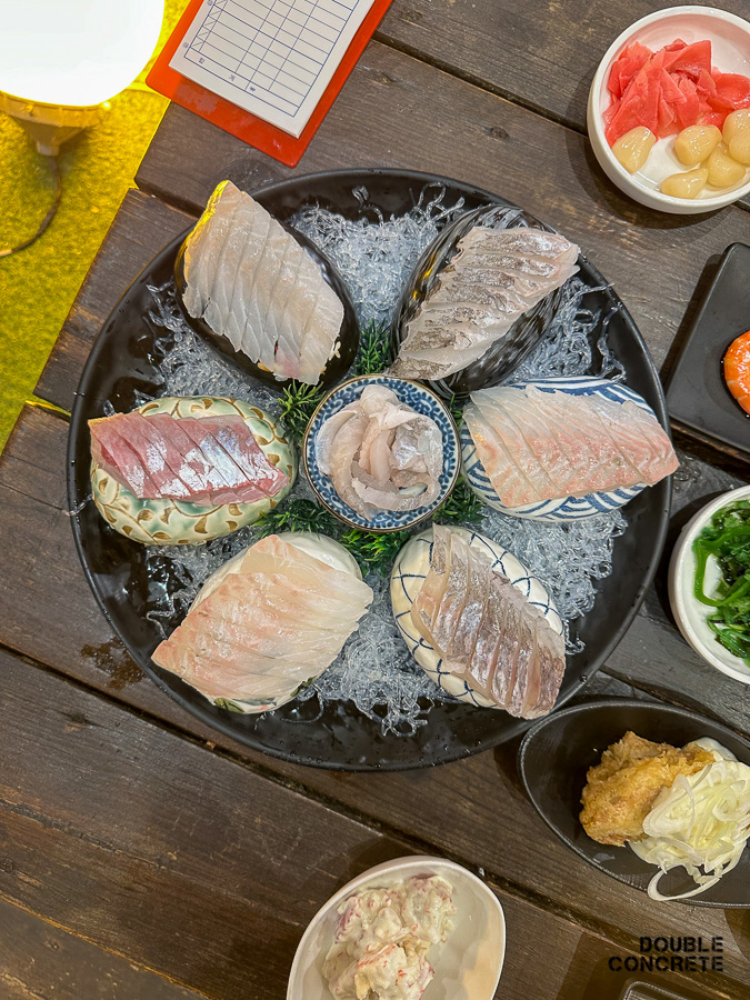 경포 팔도강산의 모둠회 소 사이즈 상차림