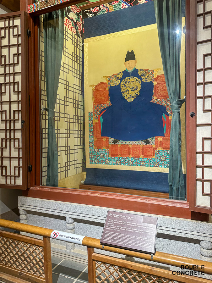 전주 경기전에 전시된 조선 태조 이성계의 어진 모습